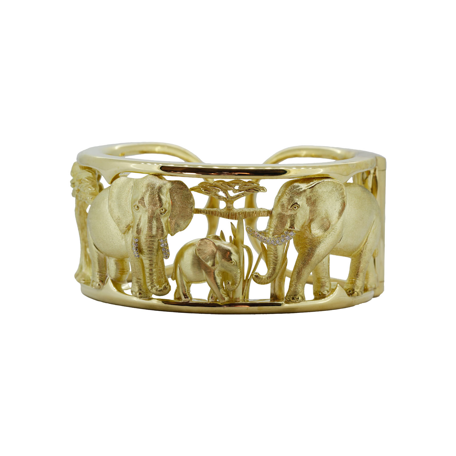 Gold bracelet handcrafted by Frank Alexander Jewell